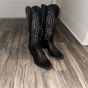 Ariat boots size 8 classic fit
